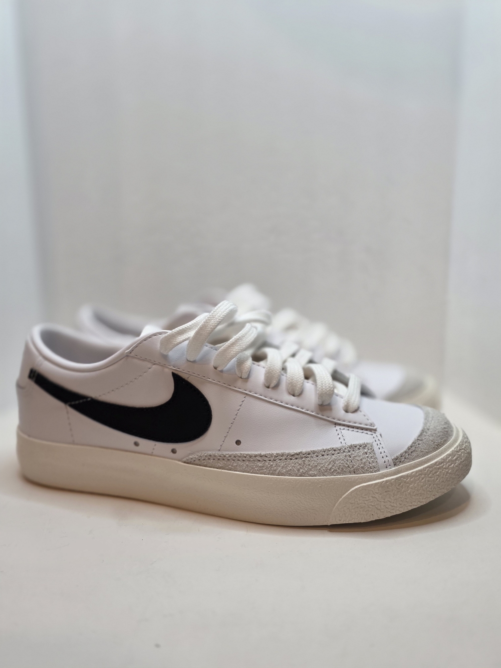 Nike Blazer Low '77 Vintage "White/Black 7.5M/9W